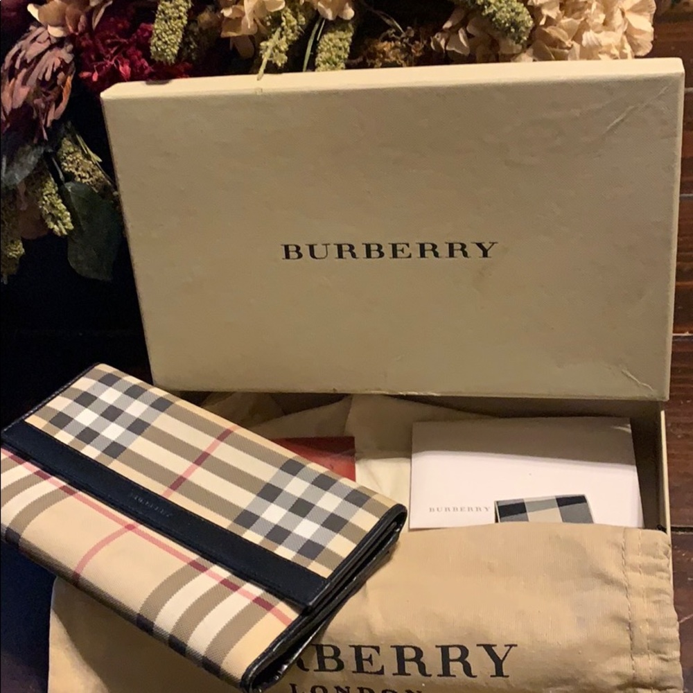 Burberry wallet
